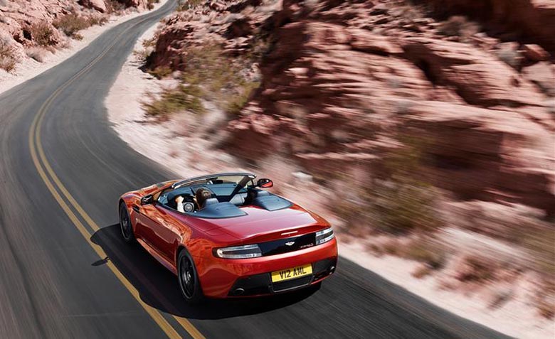 Aston Martin stellt 2015 V12 Vantage S Roadster vor 10
