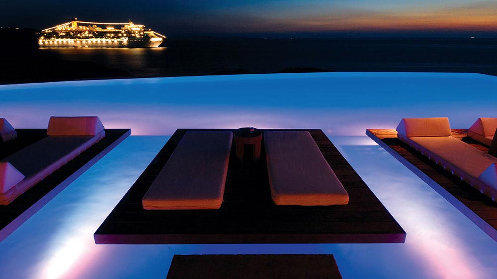 10-Spectacular-Infinity-Pools-02