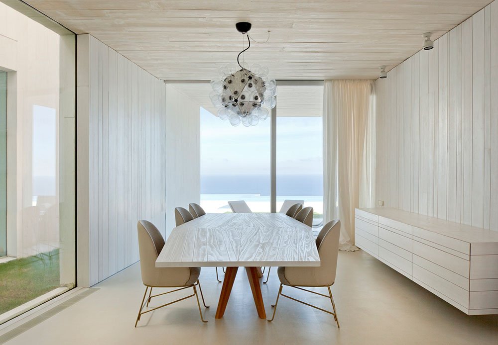 Ein Blick aufs Meer by Ramon Esteve Estudio 10