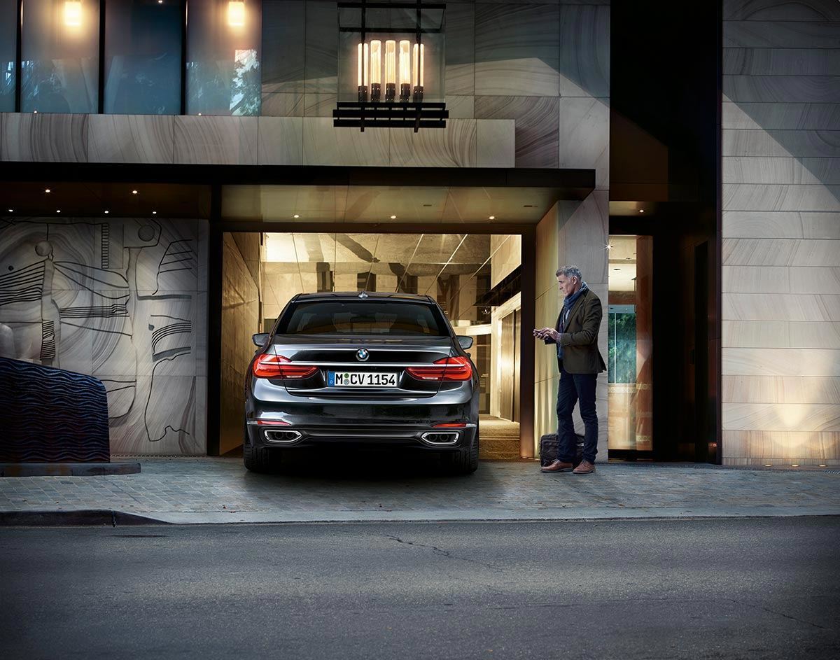 Luxurious Driving: The new BMW 7 Series 3