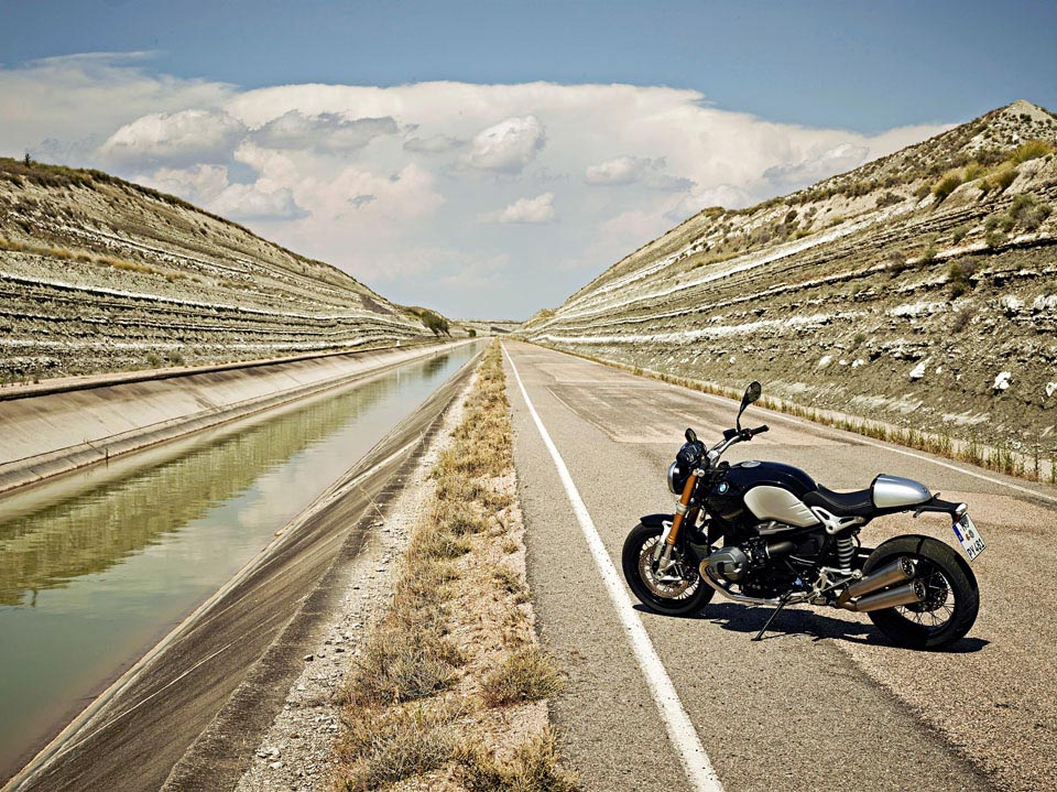 Essenz aus 90 Jahren BMW Motorrad Faszination: BMW R nineT 5