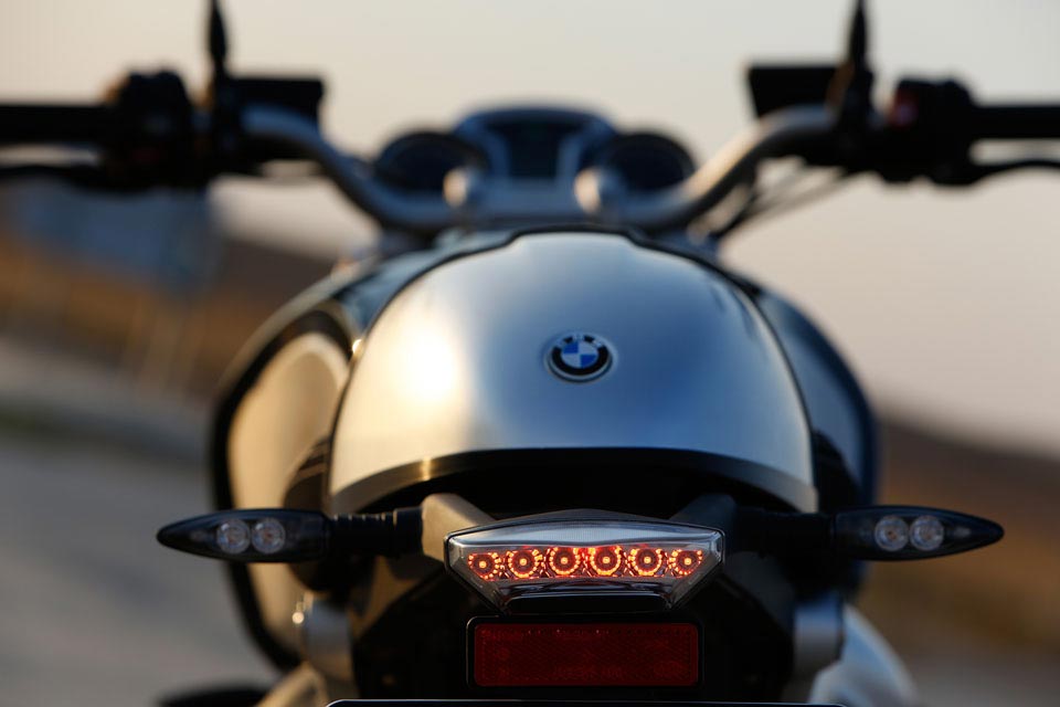 Essenz aus 90 Jahren BMW Motorrad Faszination: BMW R nineT 7