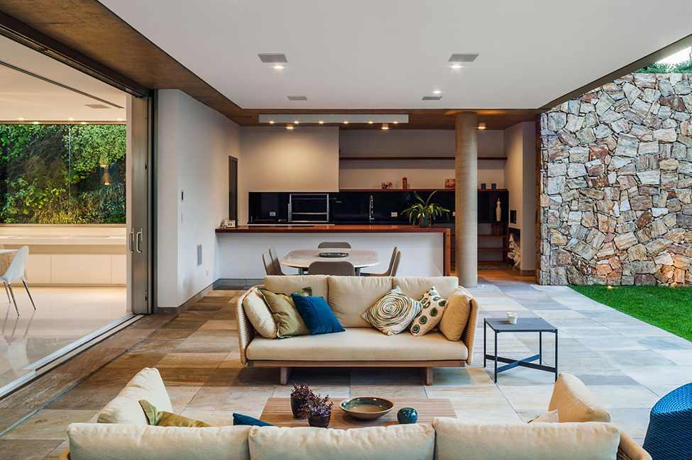 Contemporary MG Residence by Reinach Mendonça Arquitetos Associados 2