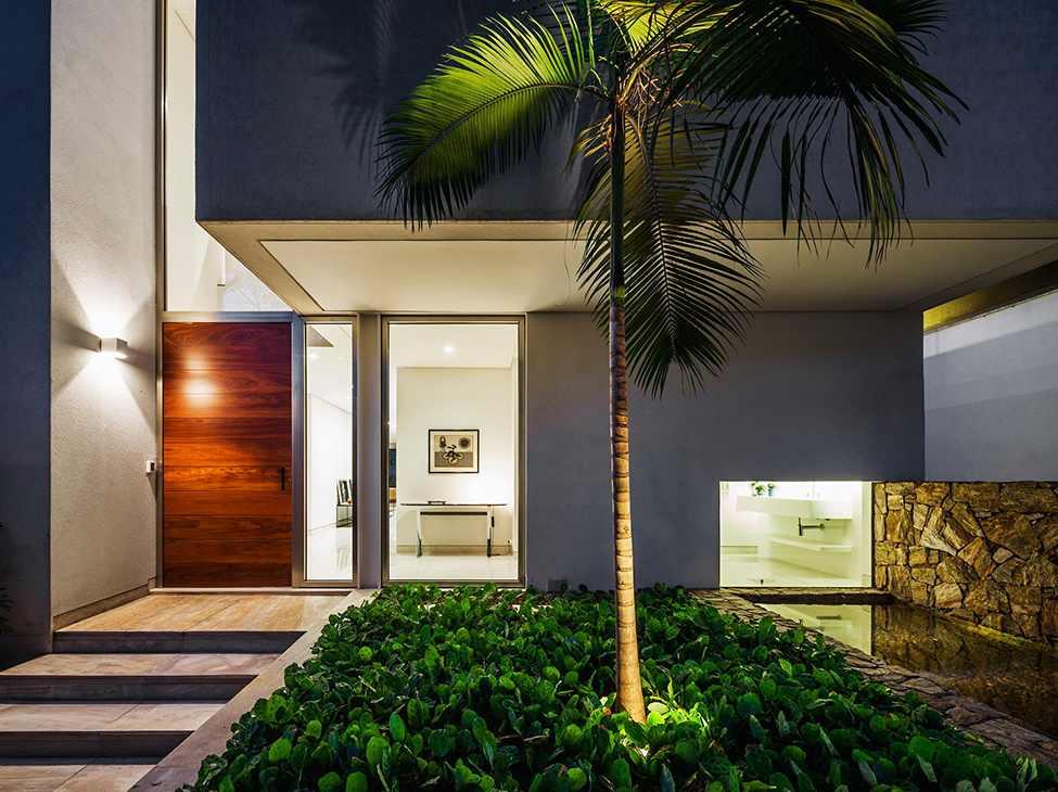 Contemporary MG Residence by Reinach Mendonça Arquitetos Associados 11