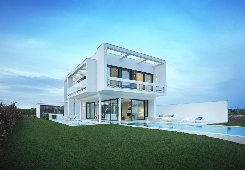 Contemporary Villa at PGA Catalunya, Spain 9