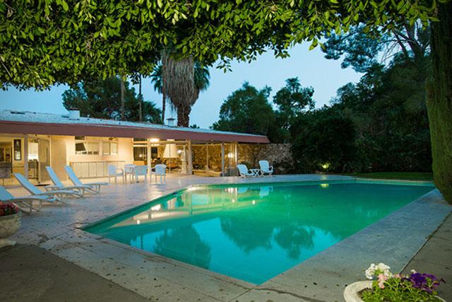 Elvis Presleys Palm Springs Honeymoon Anwesen steht zum Verkauf 10