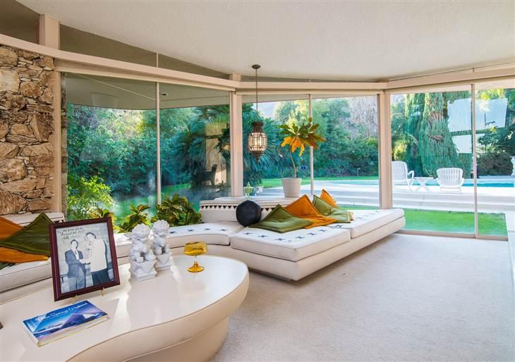 Elvis Presleys Palm Springs Honeymoon Anwesen steht zum Verkauf 6
