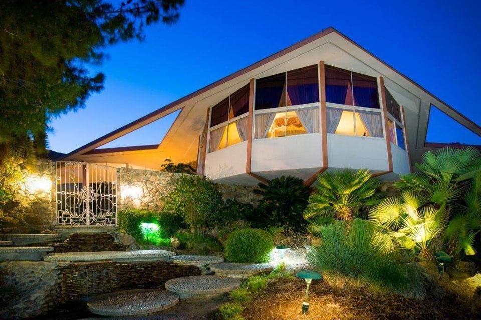 Elvis Presleys Palm Springs Honeymoon Anwesen steht zum Verkauf 1