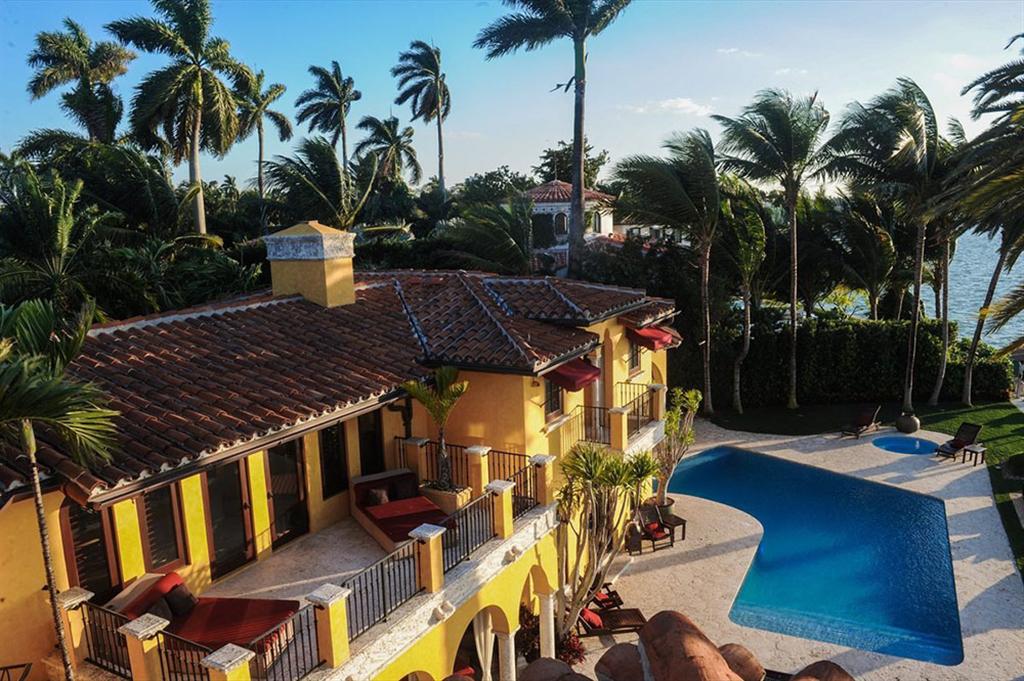 Luxury Waterfront Miami Beach Mansion “Villa Jasmine” 2