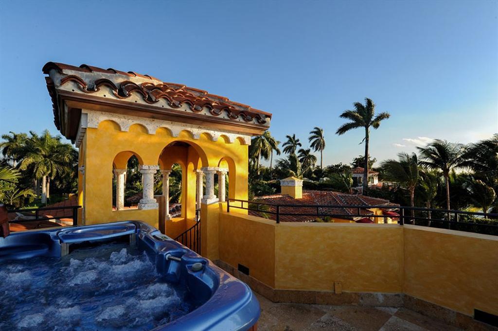 Luxury Waterfront Miami Beach Mansion “Villa Jasmine” 3