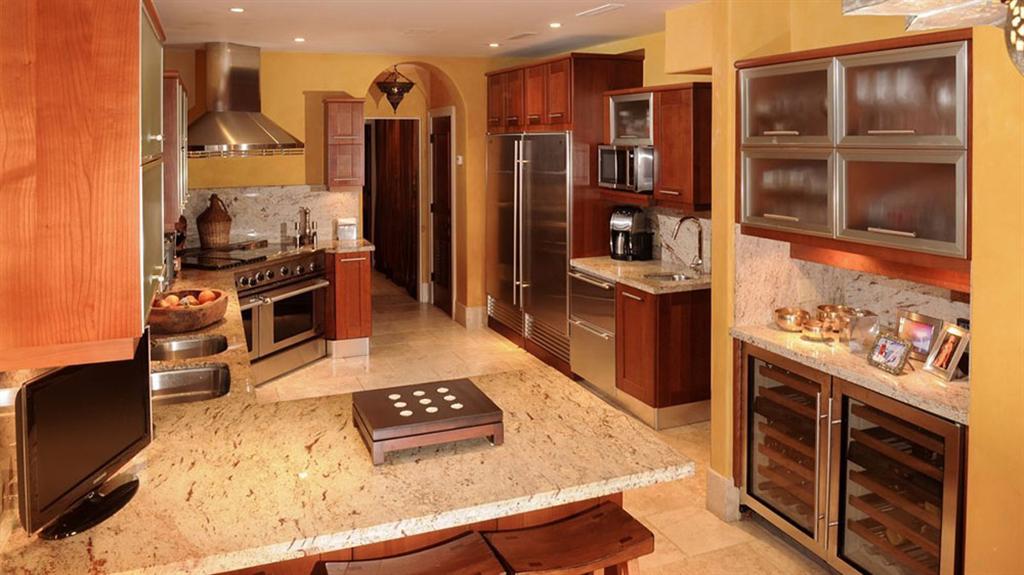 Luxury Waterfront Miami Beach Mansion “Villa Jasmine” 8