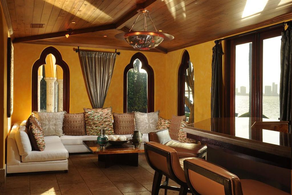 Luxury Waterfront Miami Beach Mansion “Villa Jasmine” 9