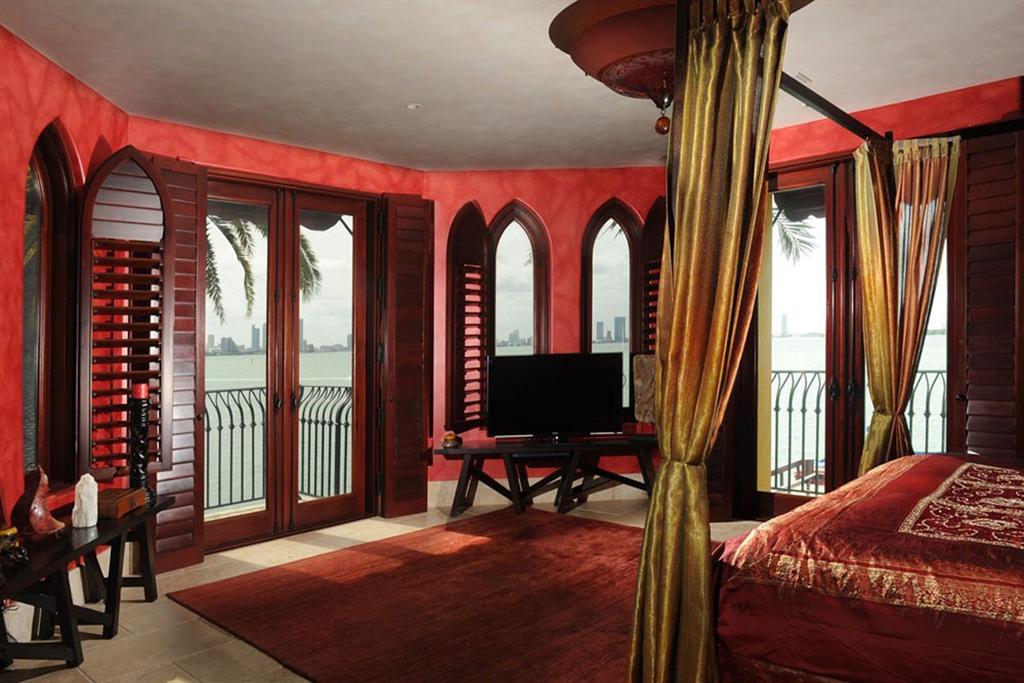 Luxury Waterfront Miami Beach Mansion “Villa Jasmine” 11