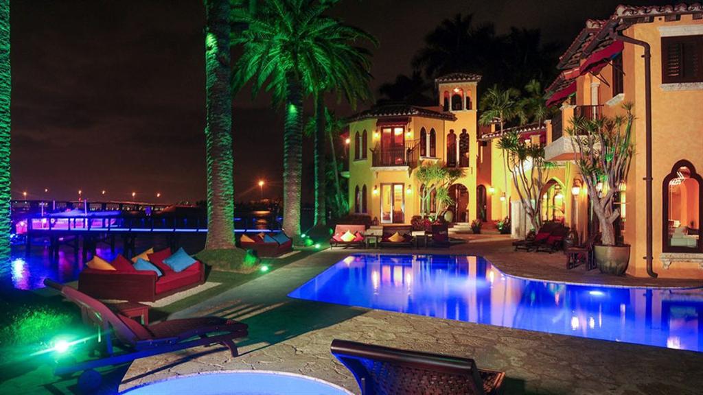 Luxury Waterfront Miami Beach Mansion “Villa Jasmine” 17