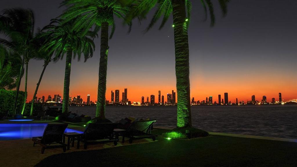 Luxury Waterfront Miami Beach Mansion “Villa Jasmine” 20