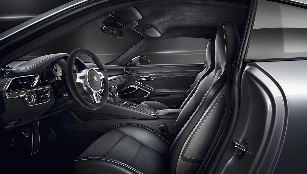 Porsche Unveils The New 911 GTS 4