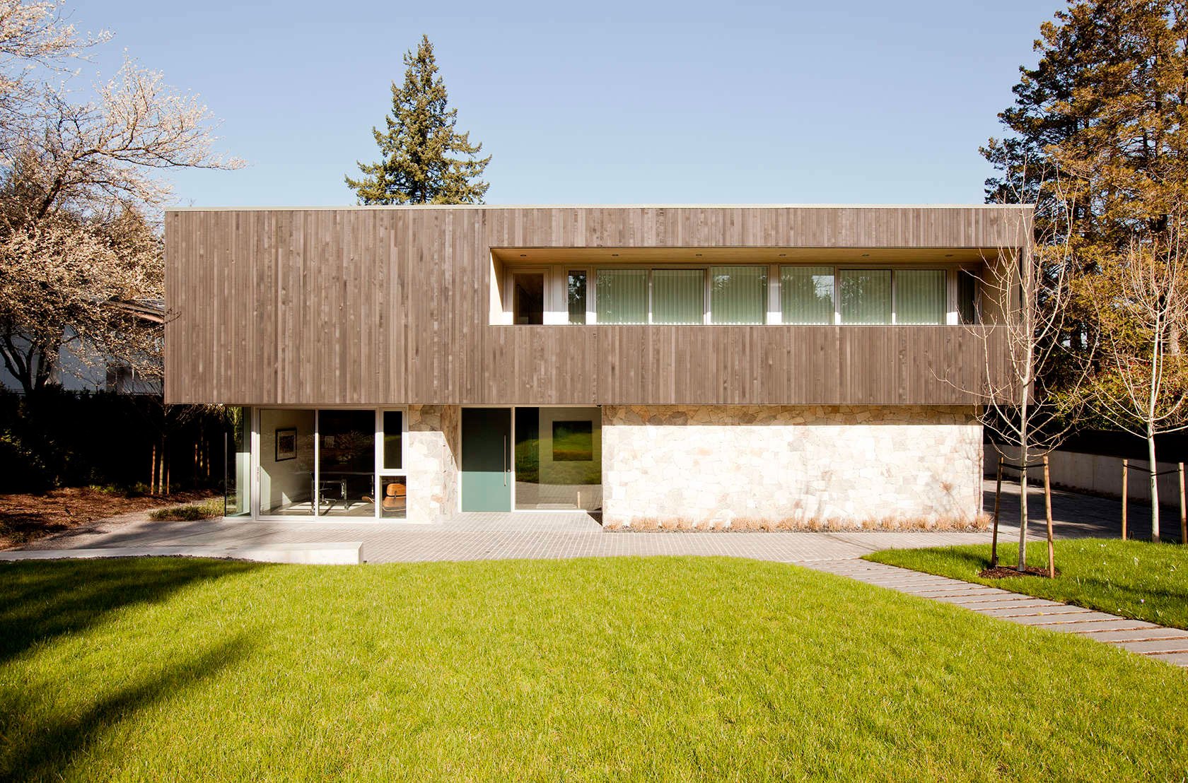 The Point Grey Residence by Evoke 14