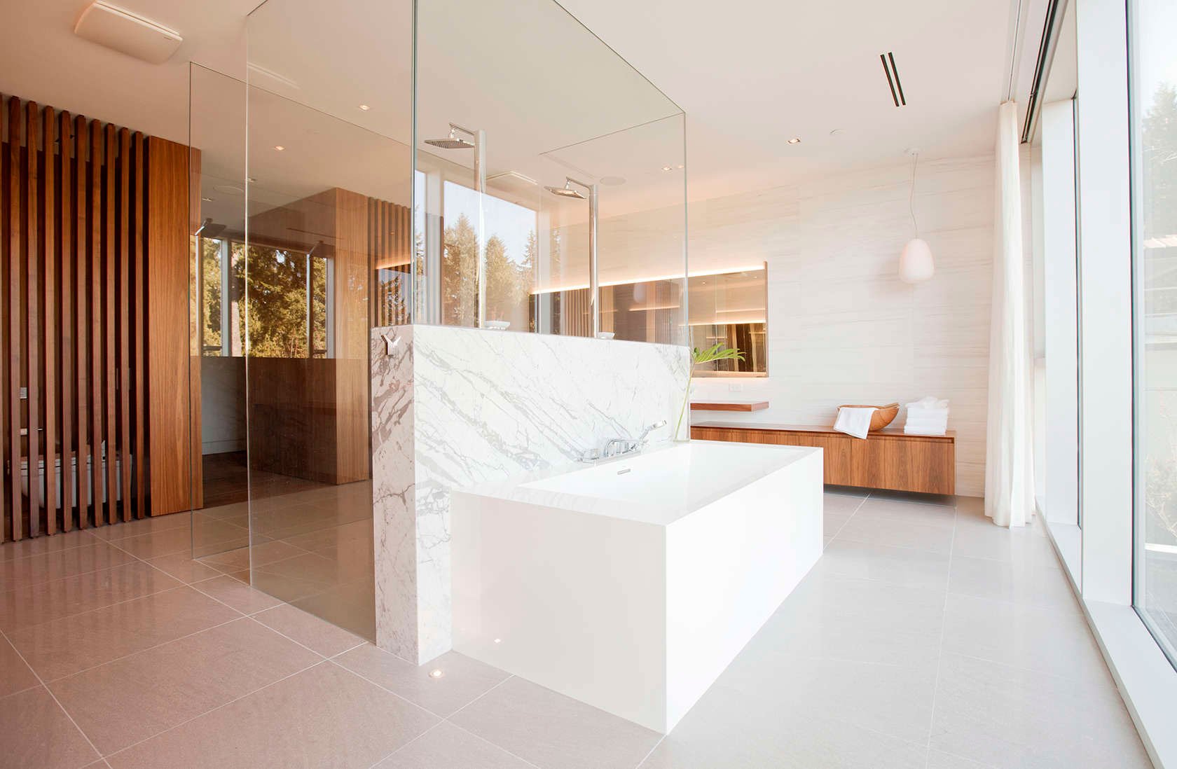 The Point Grey Residence by Evoke 4