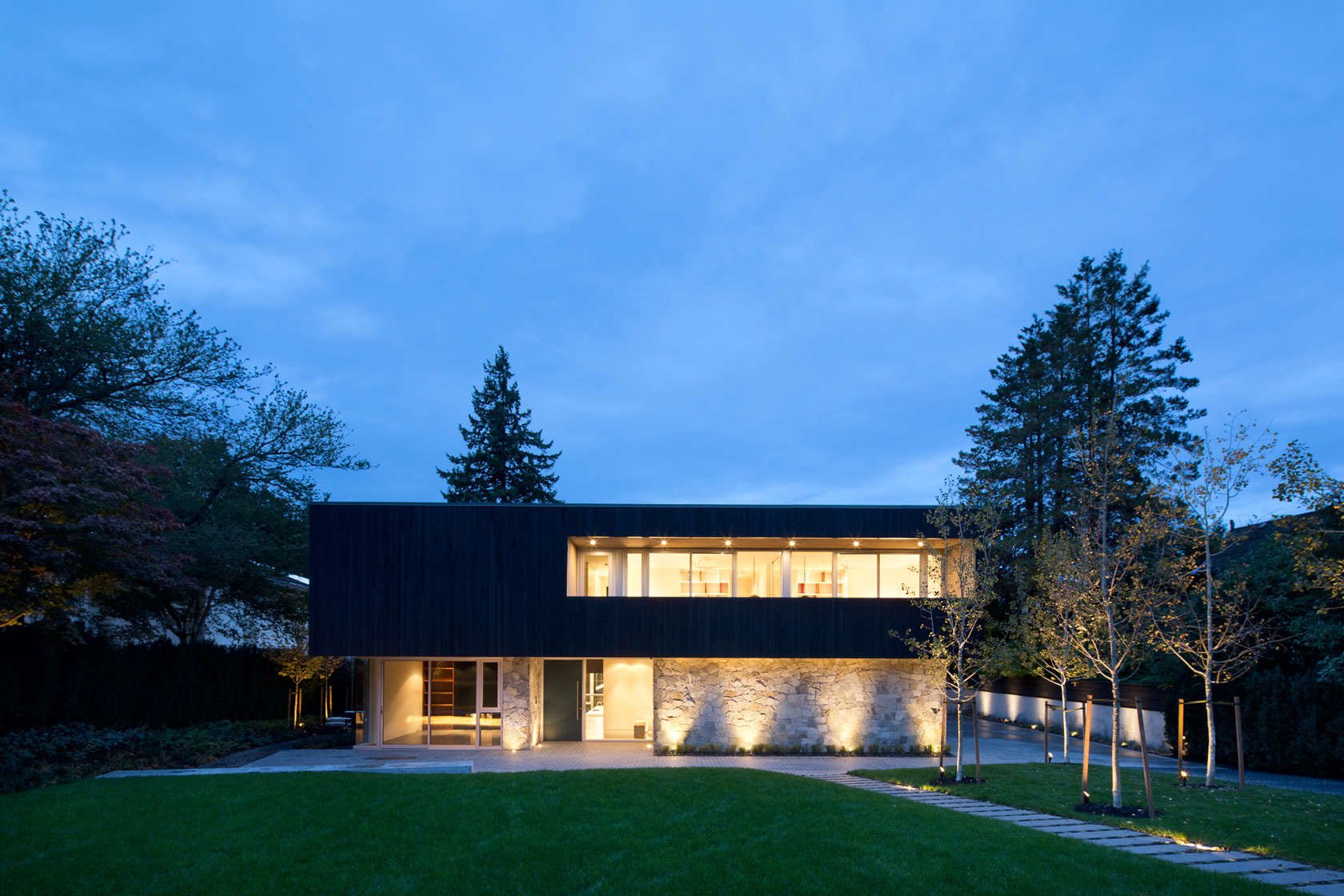 The Point Grey Residence by Evoke 16