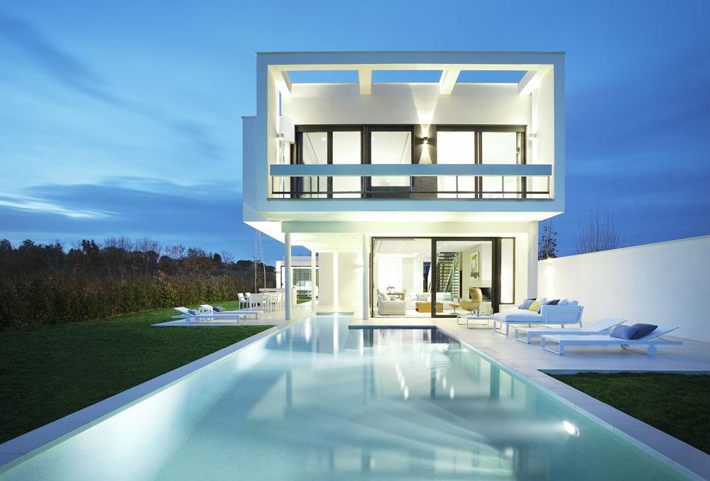 Contemporary Villa at PGA Catalunya, Spain 1