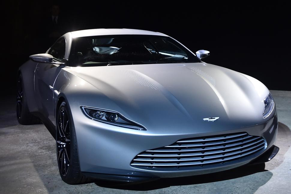 James Bonds neuer Aston Martin DB10 enthüllt 3