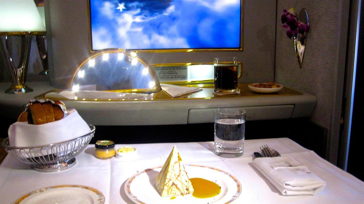 Ein $18,000 Dollar Flug in der First Class Suite von Emirates 9