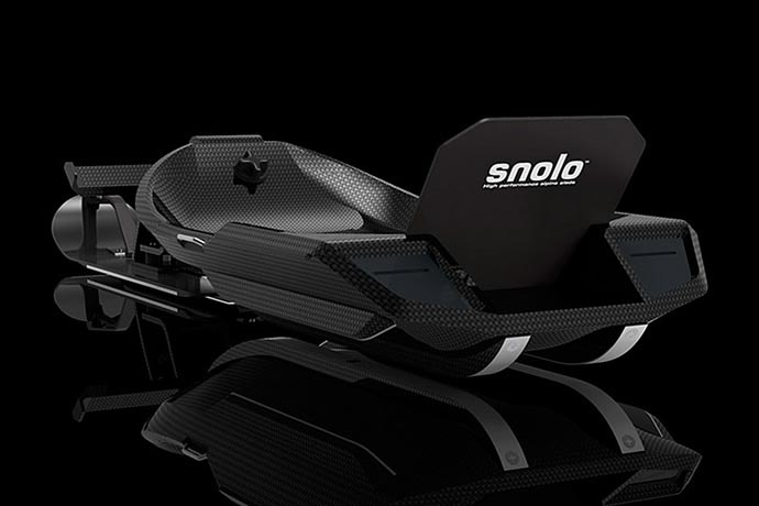 Speed Thrills x Der Snolo Kohlefaser-Schlitten 2