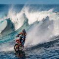 Motorrad-Surfen mit Robbie Maddison x „Pipe Dream“