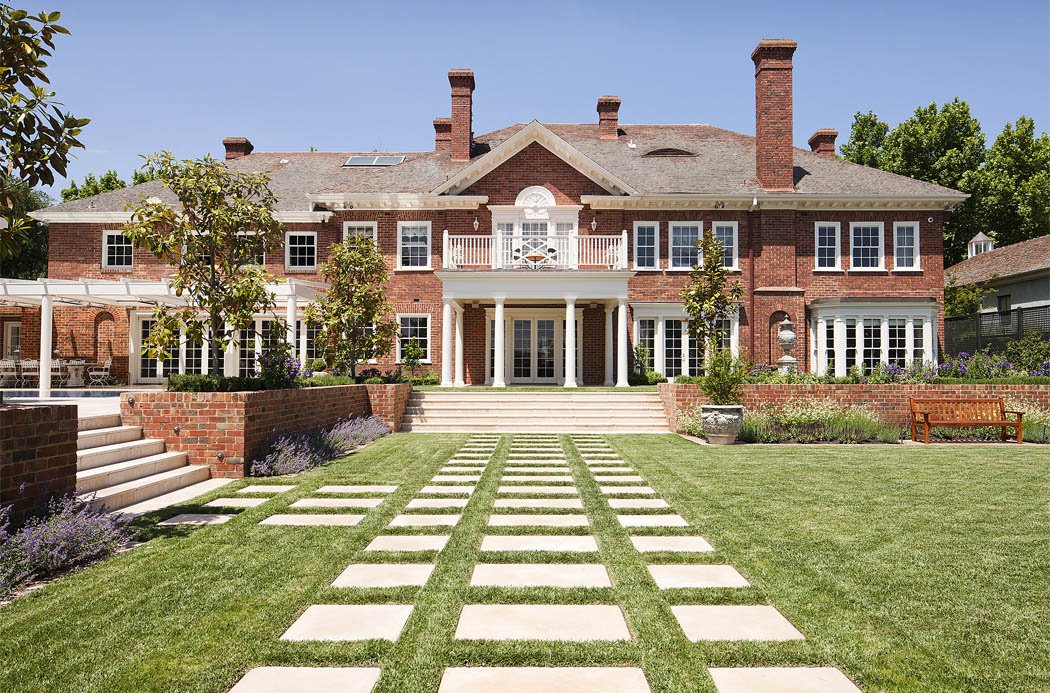 The Superhero-Mansion: A Reconstruction of Bruce Wayne’s Garage 2