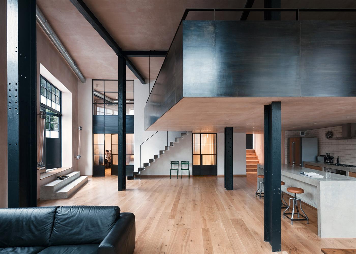 Eine East London Lagerhalle wird zum modernen Zuhause 1