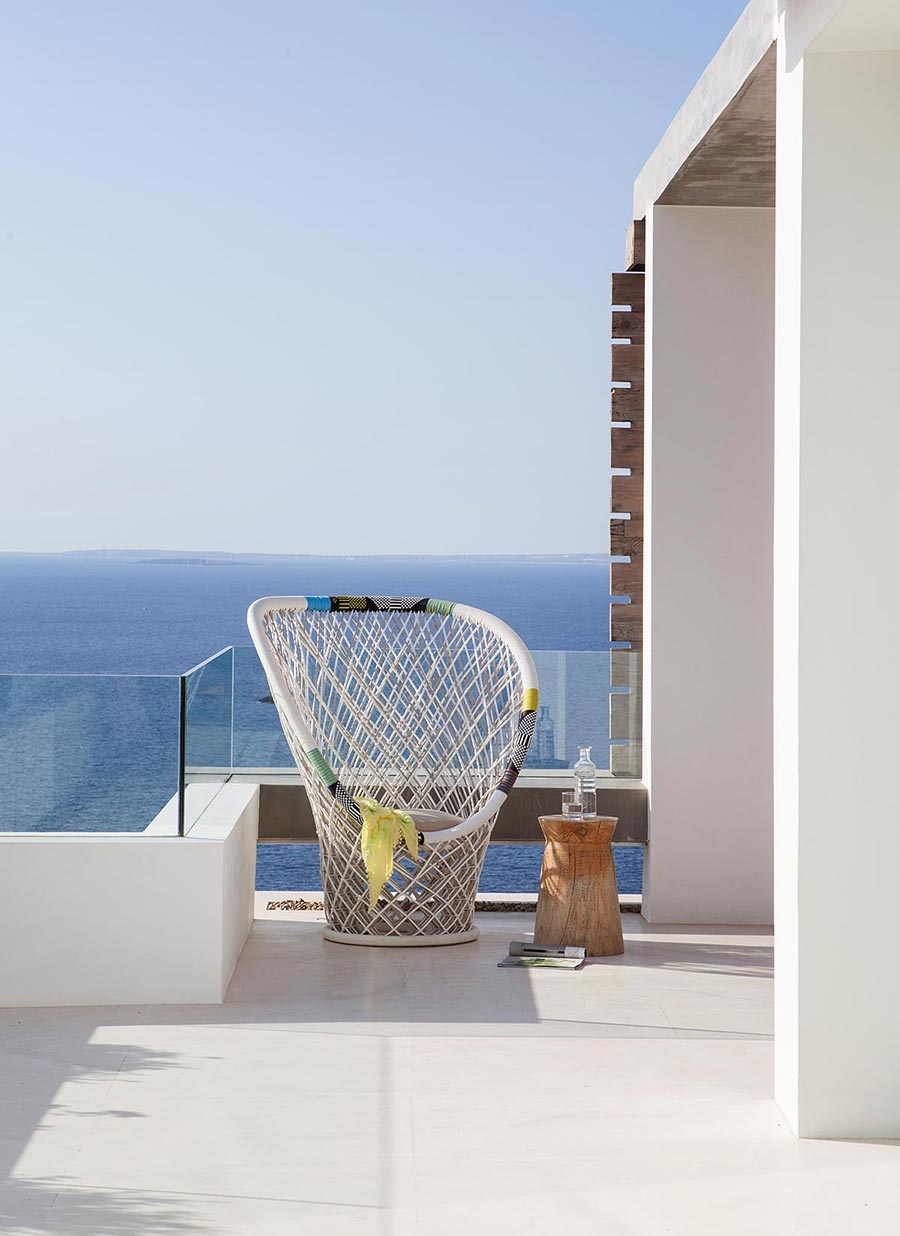 Luxuriöse Villa mit Meerblick auf Ibiza von SAOTA & ARRCC 6