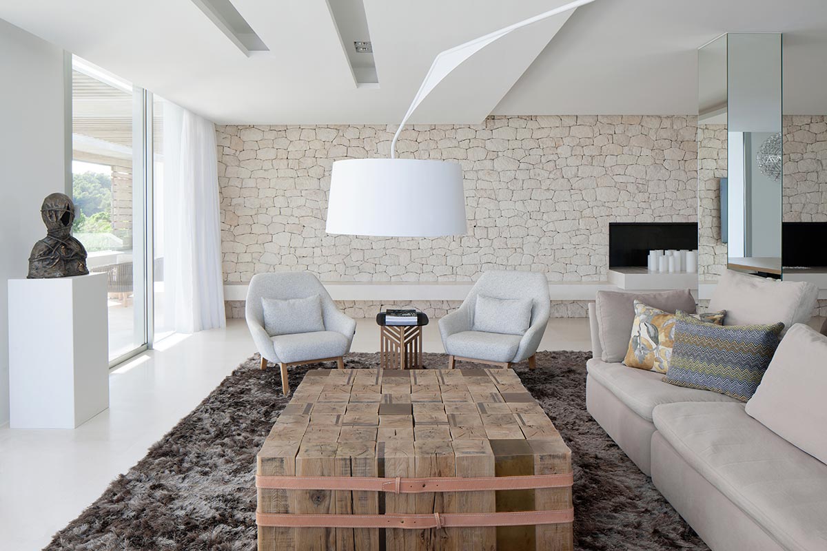 Luxuriöse Villa mit Meerblick auf Ibiza von SAOTA & ARRCC 17