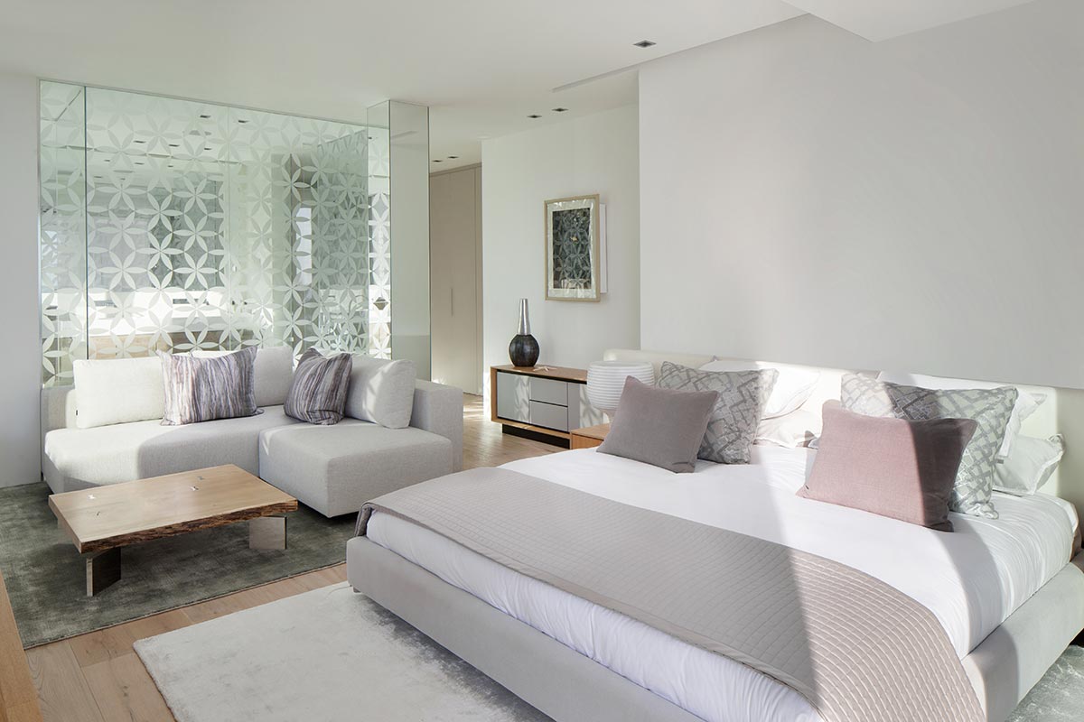 Luxuriöse Villa mit Meerblick auf Ibiza von SAOTA & ARRCC 21