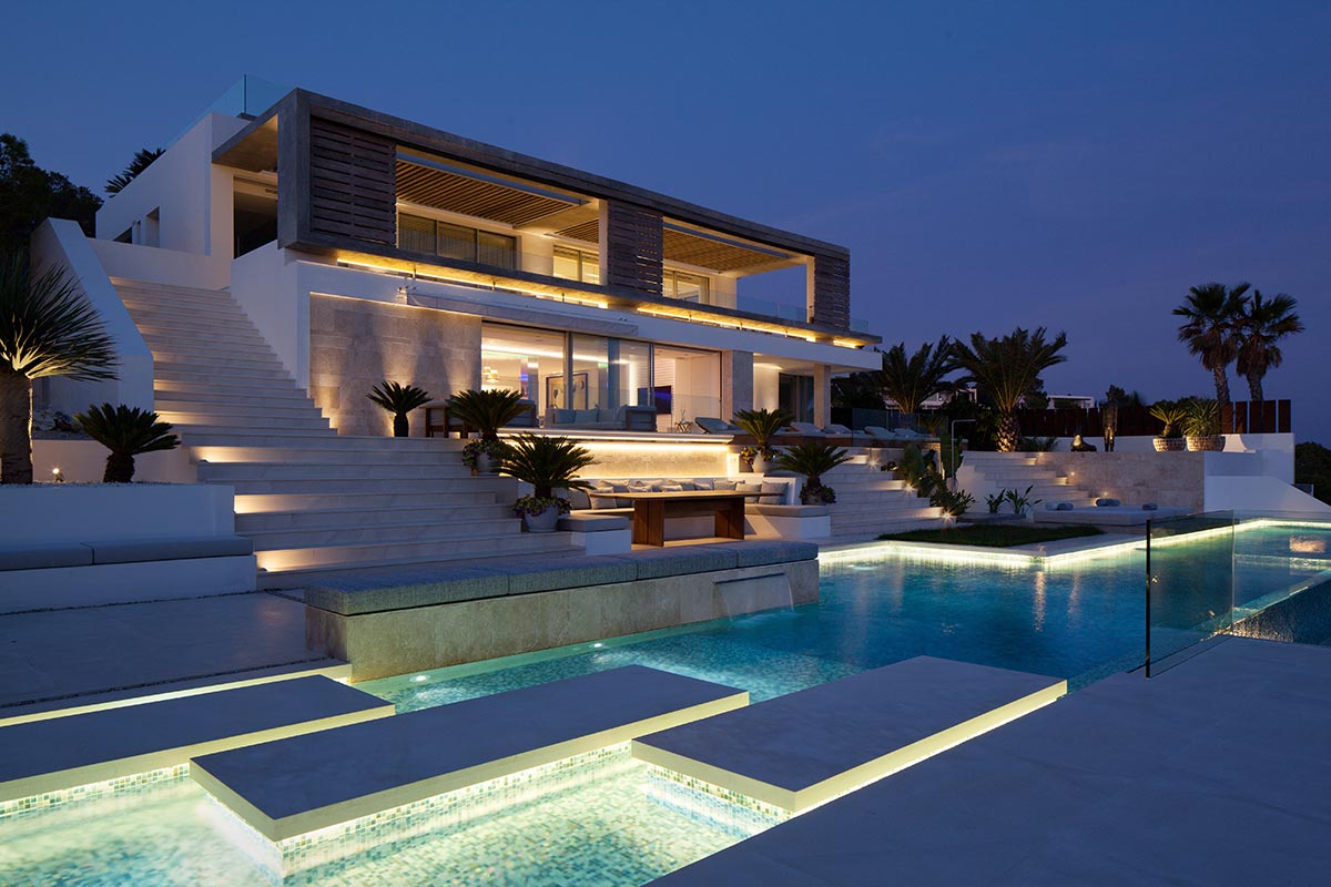 Luxuriöse Villa mit Meerblick auf Ibiza von SAOTA & ARRCC 1