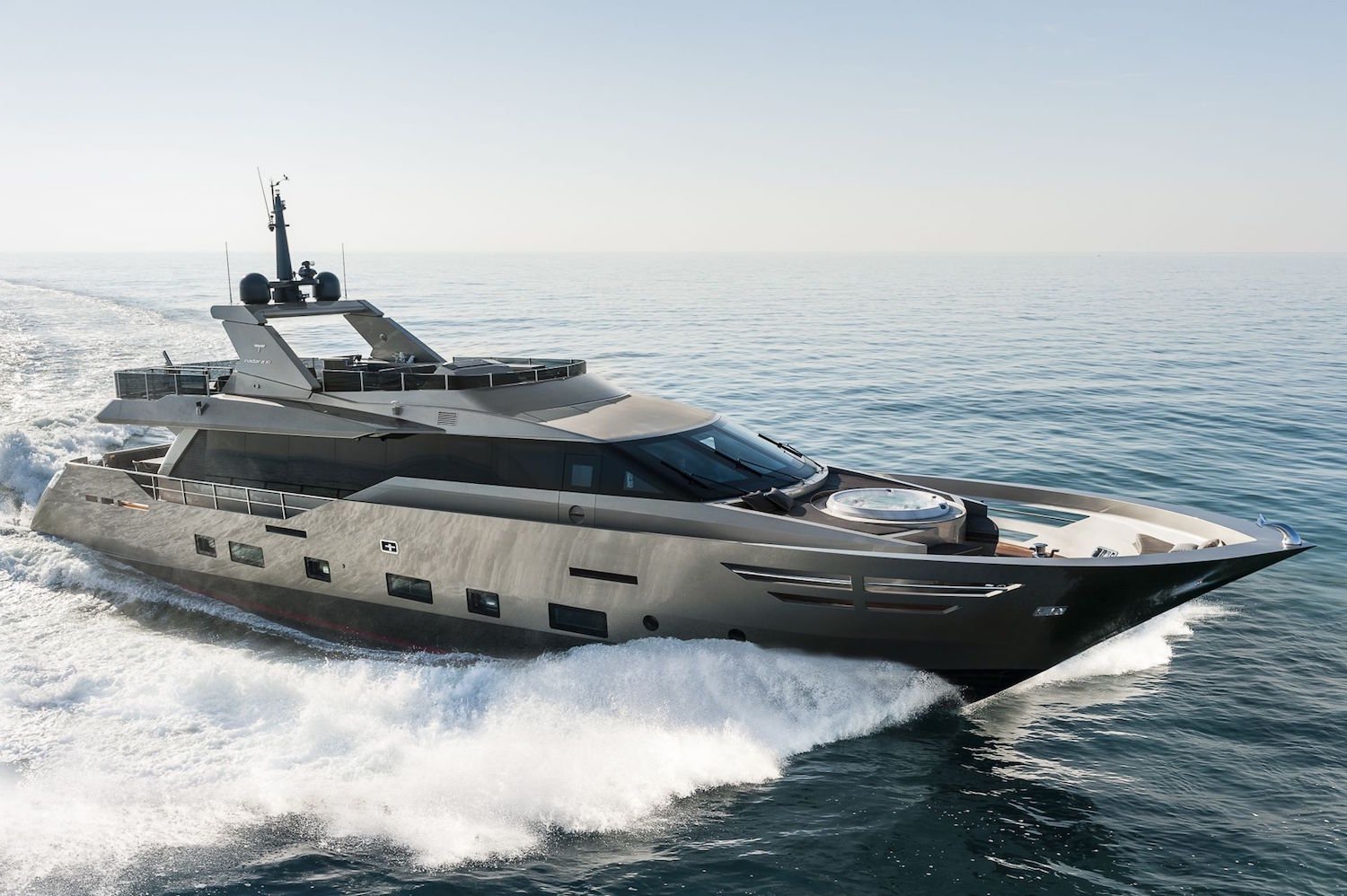 30 Meters Elegance: The Tecnomar Nadara Zahraa Yacht 1