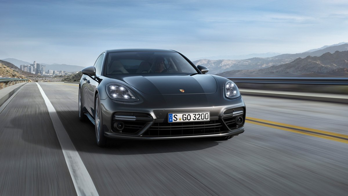 Porsche Panamera 04