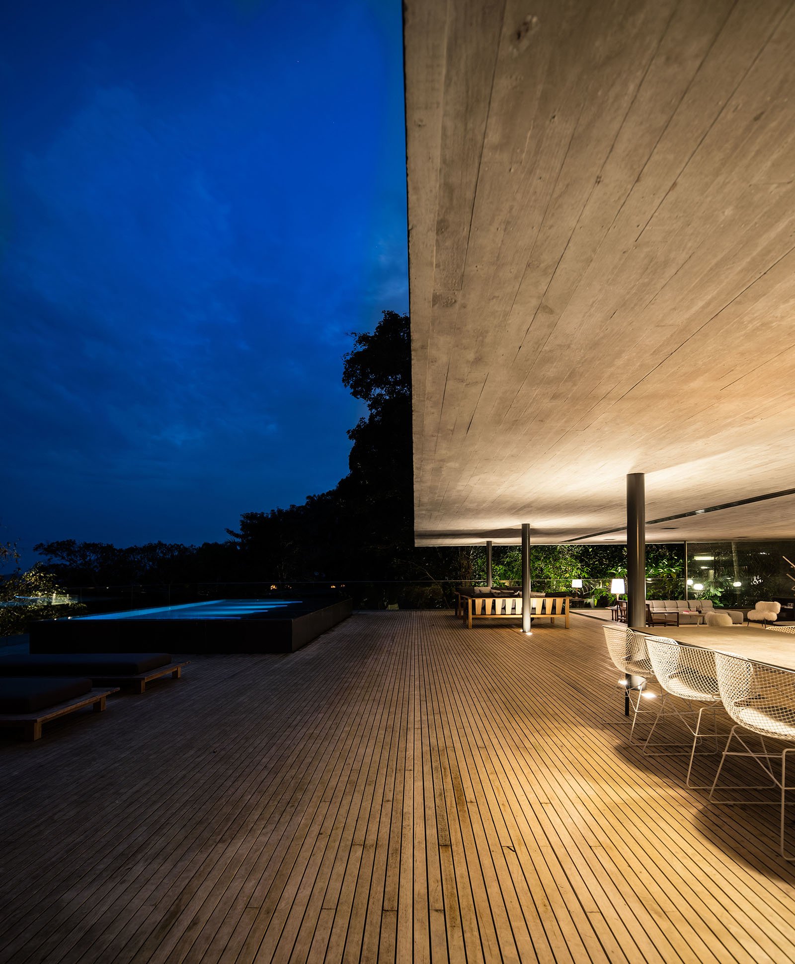 Take a Look Inside the Unique Jungle House by Studio MK 27 20