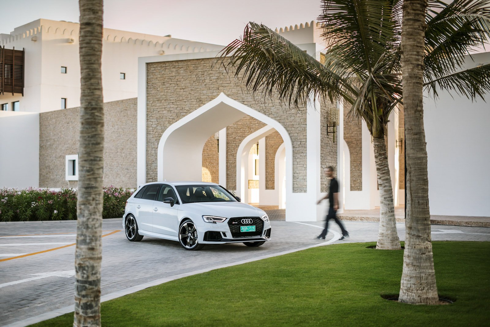 Staub aufwirbeln auf den Straßen des Sultanats Oman: Das ist der neue RS3 1