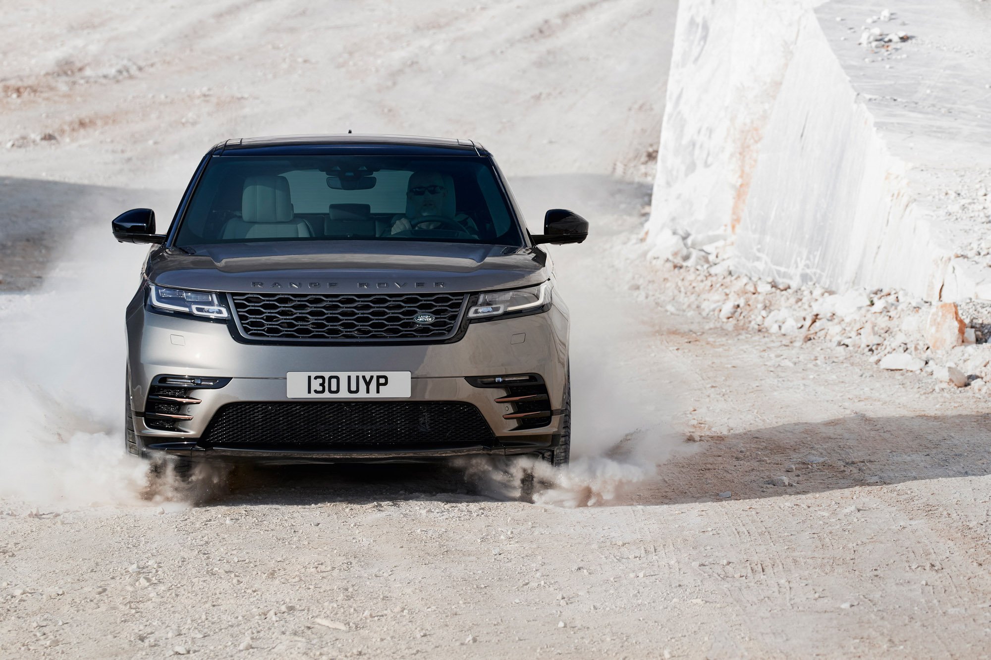 Range Rover Velar 03
