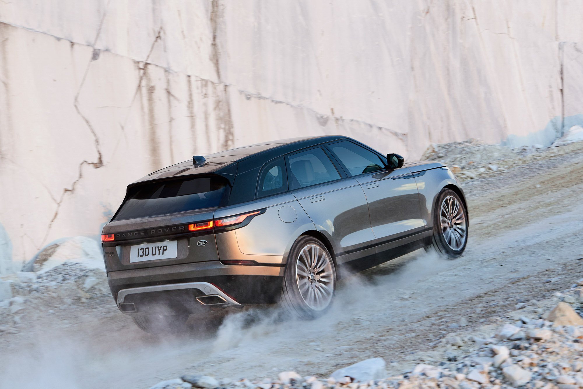 Range Rover Velar 04