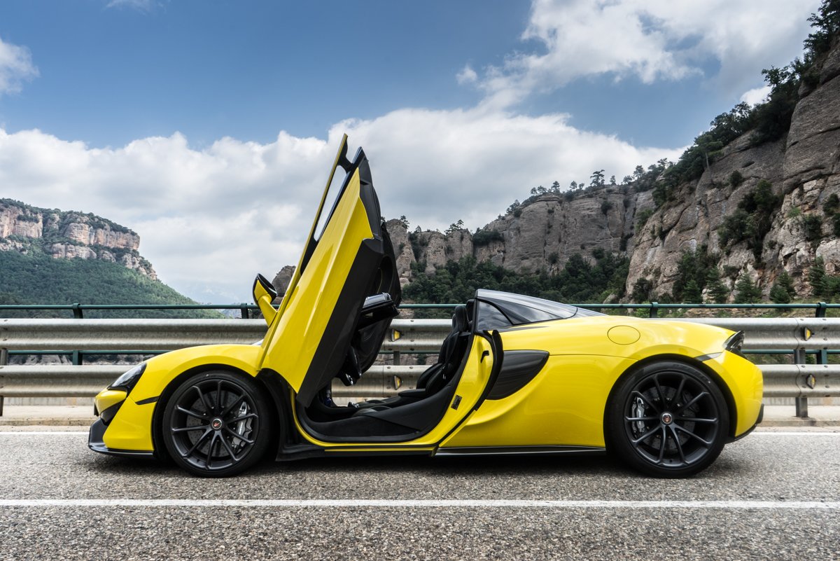 Drive Time With The New McLaren 570S Spider 11