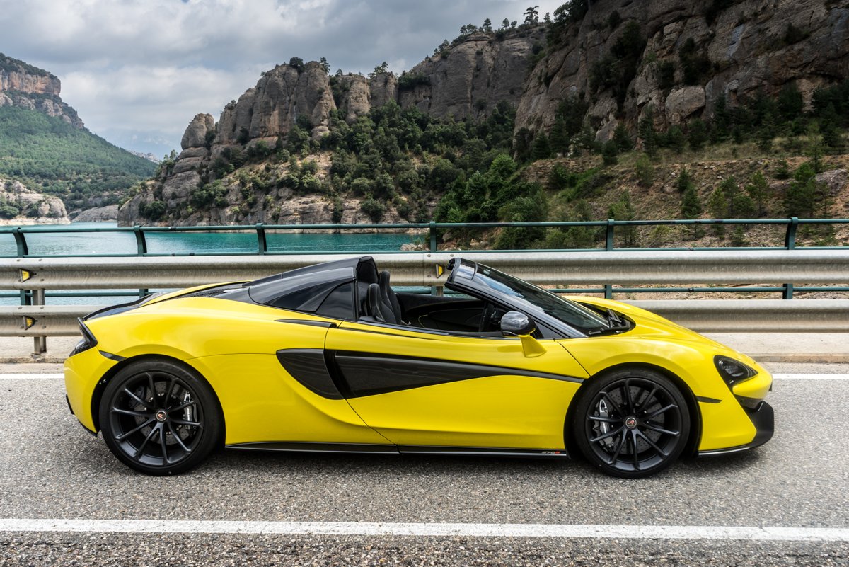 Drive Time With The New McLaren 570S Spider 4