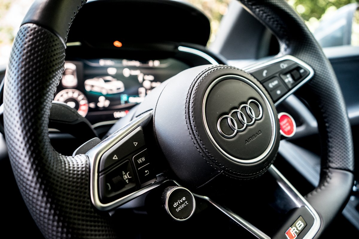 Daily Driving The Audi R8 Spyder 4