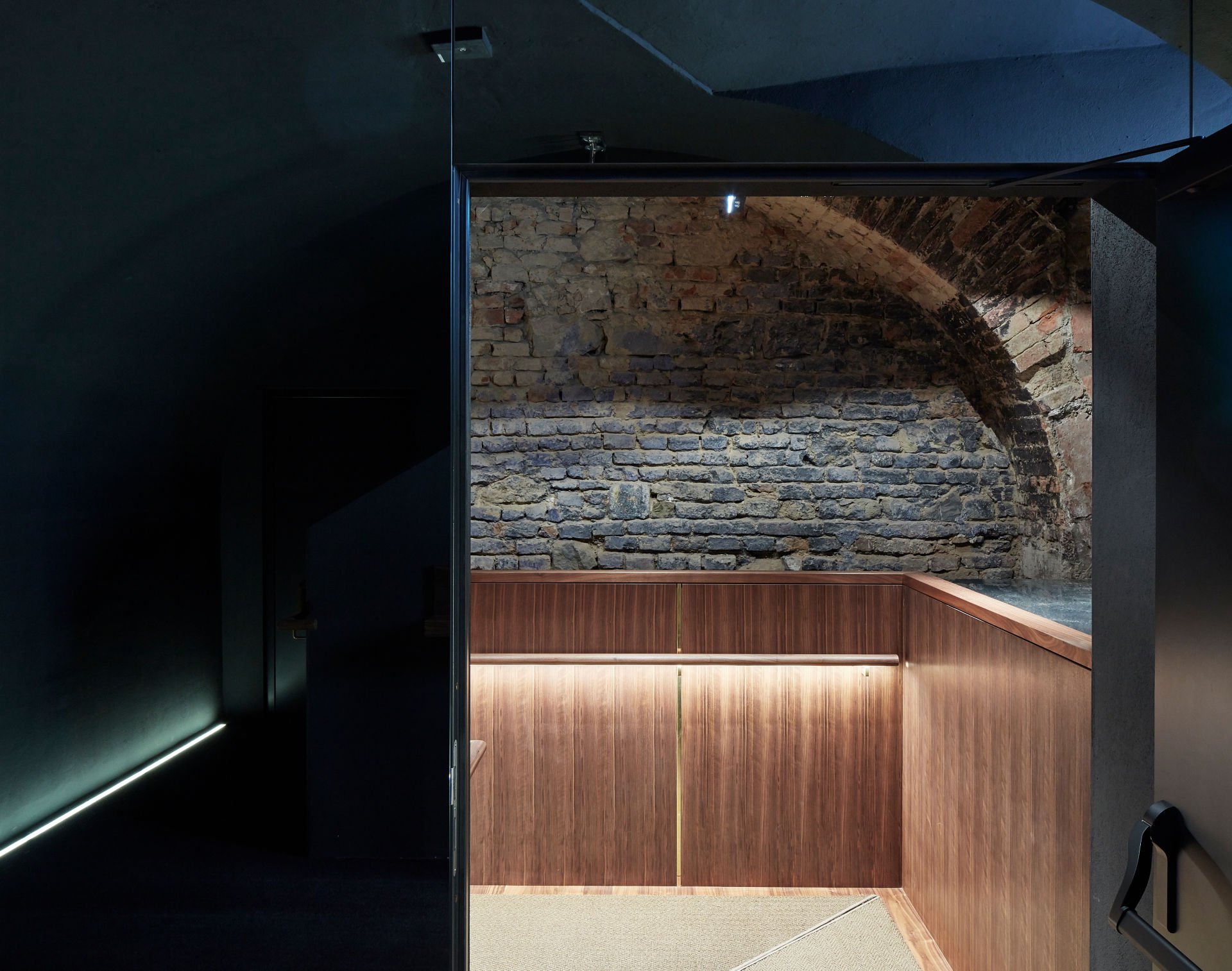 Krypt Bar: Eine Cocktailbar 12 Meter unter der Erde 14
