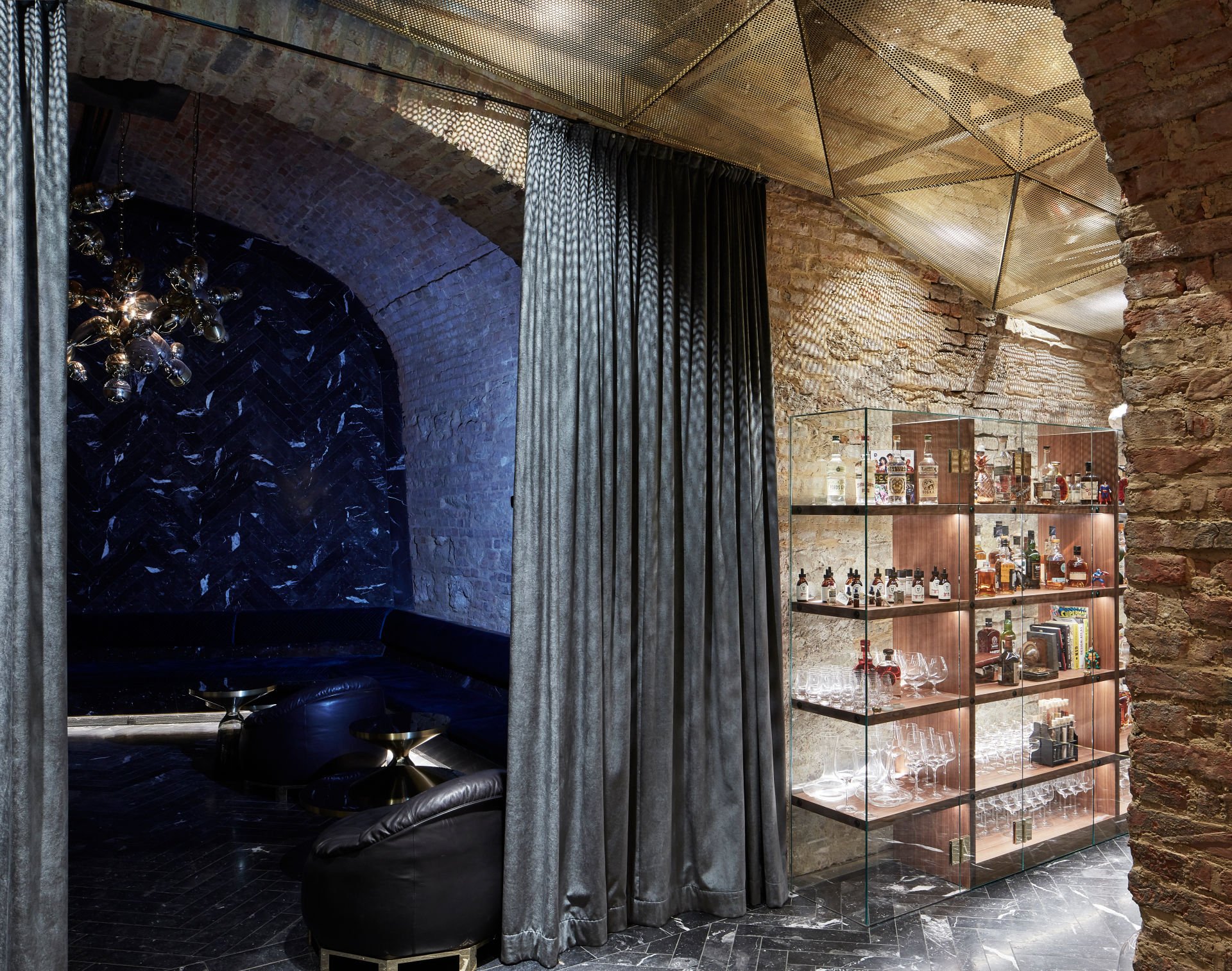 Krypt Bar: Eine Cocktailbar 12 Meter unter der Erde 6