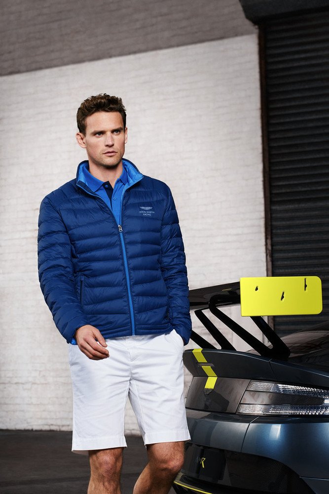 Die neue Capsule Collection Aston Martin by Hackett & Aston Martin Racing