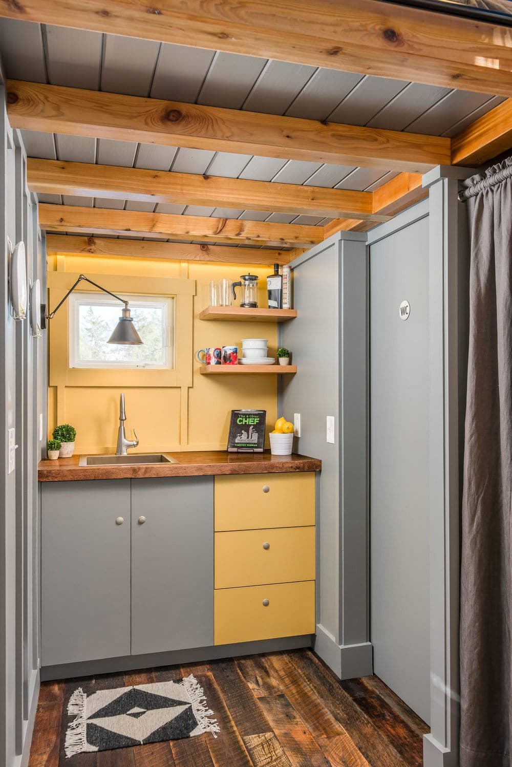 Ein sonderbares Refugium inmitten der Natur: The Cornelia Tiny House 10