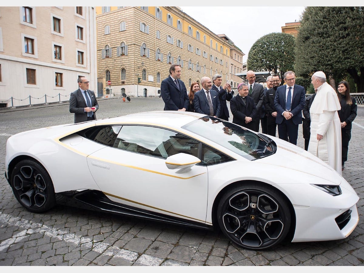 His Holiness Pope Francis Putting His Lamborghini Huracan Up For Auction 3