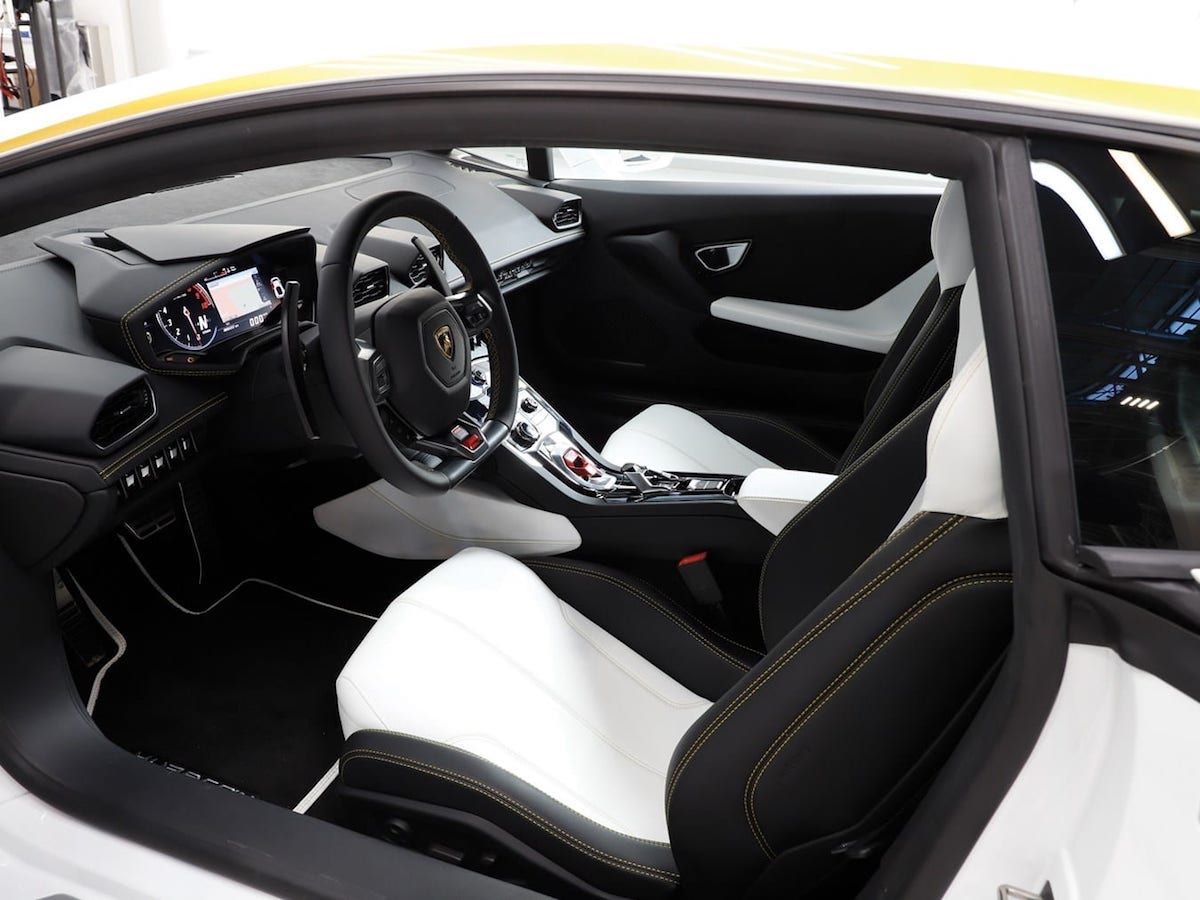 His Holiness Pope Francis Putting His Lamborghini Huracan Up For Auction 7
