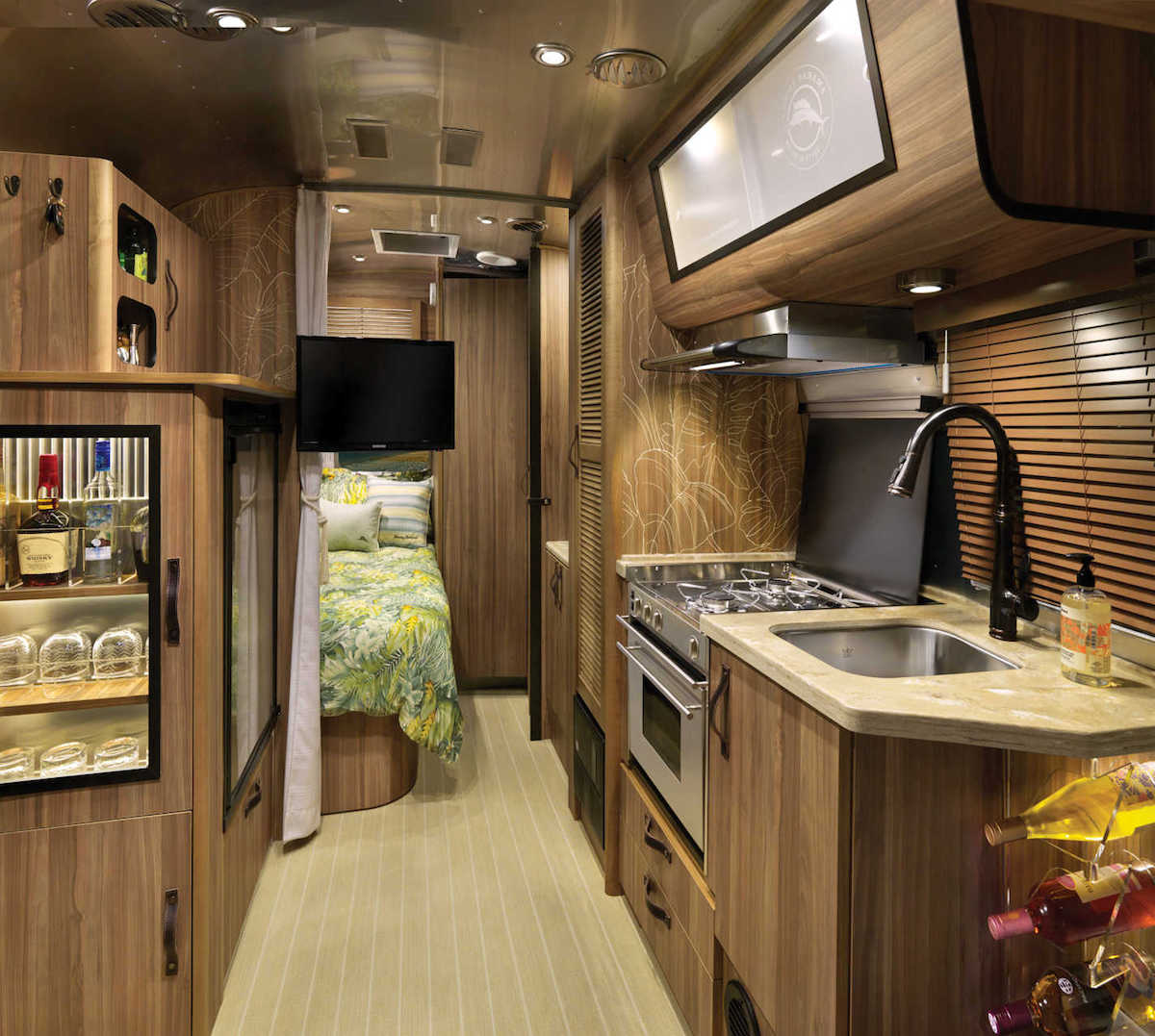 Airstream new Tommy Bahama Special Edition Travel Trailer 02